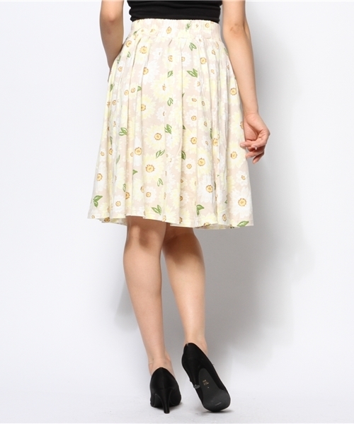 Chico(チコ)の「花柄プリントスカート(スカート・レディース・ネイビー/ピンクベージュ・FREE)」の10枚目の写真