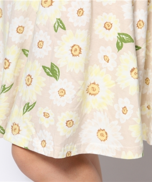 Chico(チコ)の「花柄プリントスカート(スカート・レディース・ネイビー/ピンクベージュ・FREE)」の6枚目の写真