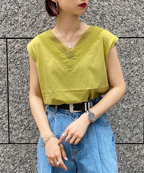 PAGEBOY(ページボーイ)の「【WEB限定アイテム】スカラップレースフレンチスリーブ(Tシャツ/カットソー・レディース・ブラック/オフホワイト/ブルー/グレイッシュベージュ/イエロー/グリーン系その他・FREE)」の6枚目の写真