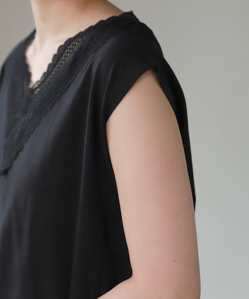 PAGEBOY(ページボーイ)の「【WEB限定アイテム】スカラップレースフレンチスリーブ(Tシャツ/カットソー・レディース・ブラック/オフホワイト/ブルー/グレイッシュベージュ/イエロー/グリーン系その他・FREE)」の15枚目の写真