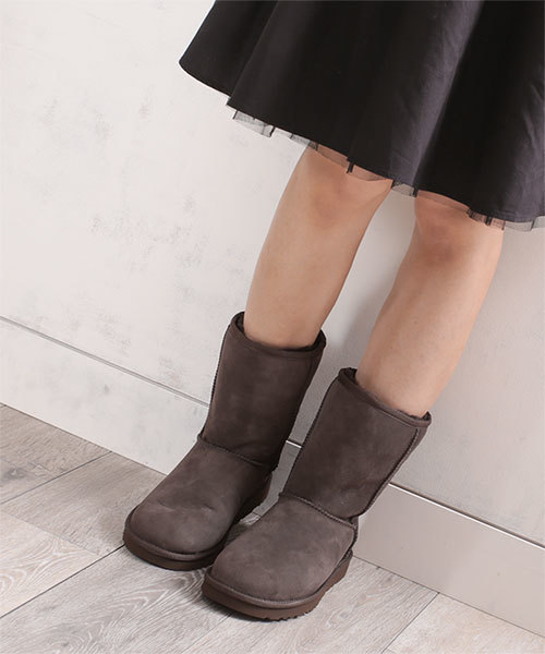 NANO universe（ナノユニバース）の「UGG/ W Classic Short（ブーツ・レディース・キャメル/ネイビー/ダークブラウン/ブラック/グレー・6/8/7）」の4枚目の写真