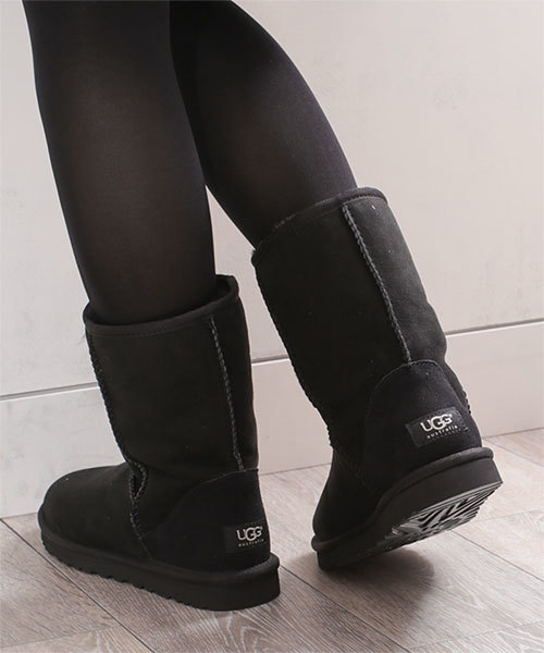 NANO universe（ナノユニバース）の「UGG/ W Classic Short（ブーツ・レディース・キャメル/ネイビー/ダークブラウン/ブラック/グレー・6/8/7）」の2枚目の写真