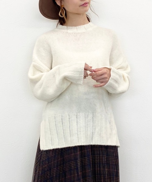 archives（アルシーヴ）の「アルパカ混クルーネックベーシックプルオーバー（ニット/セーター・レディース・ベージュ/オフホワイト/グリーン/モカ・MEDIUM）」の2枚目の写真