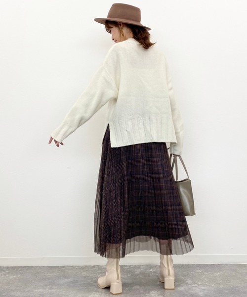 archives（アルシーヴ）の「アルパカ混クルーネックベーシックプルオーバー（ニット/セーター・レディース・ベージュ/オフホワイト/グリーン/モカ・MEDIUM）」の11枚目の写真