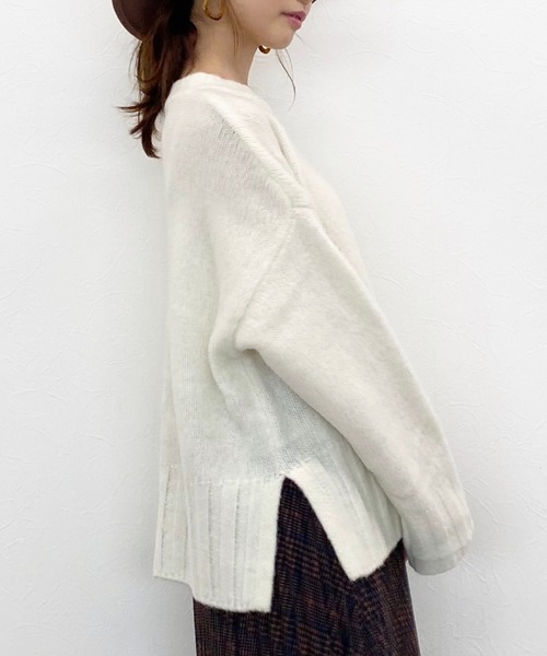 archives（アルシーヴ）の「アルパカ混クルーネックベーシックプルオーバー（ニット/セーター・レディース・ベージュ/オフホワイト/グリーン/モカ・MEDIUM）」の17枚目の写真