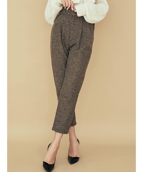 RESEXXY（リゼクシー）の「細ベルトテーパードパンツ（その他パンツ・レディース・ベージュ/ブラウン・FREE）」の2枚目の写真