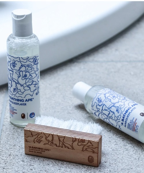 A BATHING APE(アベイシングエイプ)の「BAPE X MARQUEE PLAYER SNEAKER CLEANING BRUSH No.05(シューケア用品・メンズ・ベージュ・FREE)」の1枚目の写真