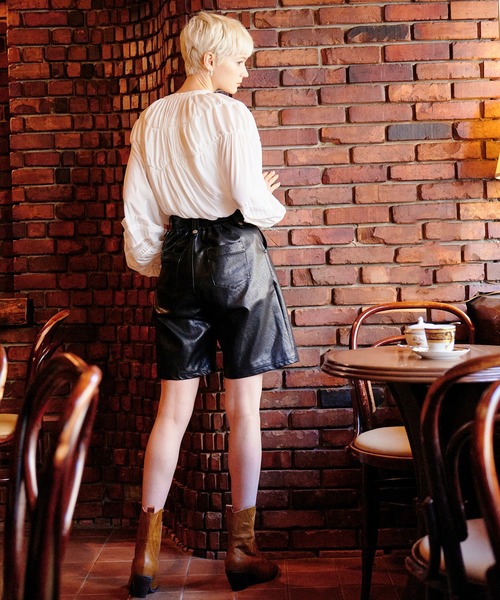 KOH.style フェイクレザーショートパンツ ベルト付き Mコースタイル KOH.style（コースタイル）の「フェイクレザーハーフパンツ