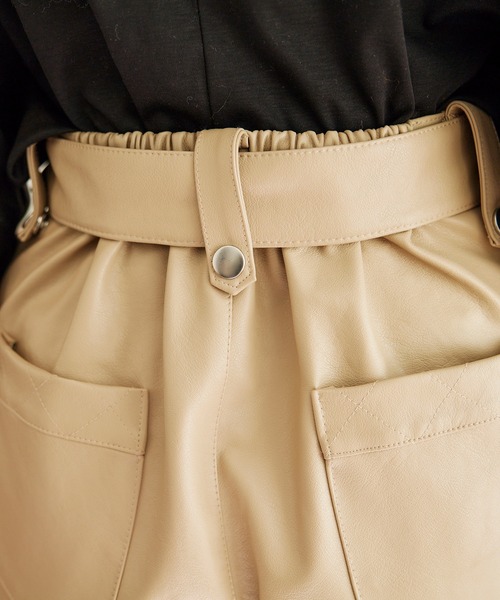 KOH.style フェイクレザーショートパンツ ベルト付き Mコースタイル KOH.style（コースタイル）の「フェイクレザーハーフパンツ