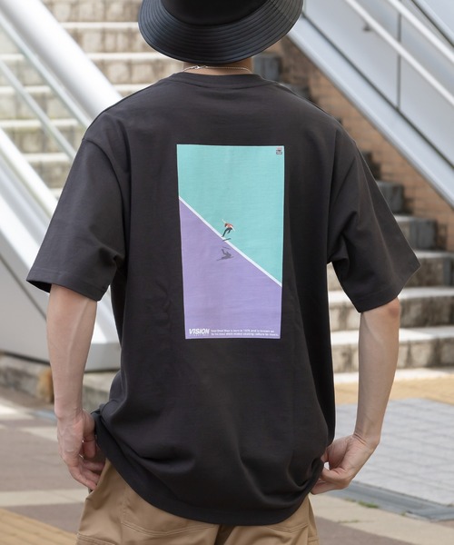 VISION STREET WEAR(ヴィジョンストリートウェア)の「【VISION STREET WEAR/ヴィジョンストリートウェア】レトロショップ&スケボーイラスト半袖BIGTシャツ(Tシャツ/カットソー・メンズ・チャコールグレー/パープル/オフホワイト/アイボリー/ブラック系その他/パープル系その他・M/L)」の3枚目の写真