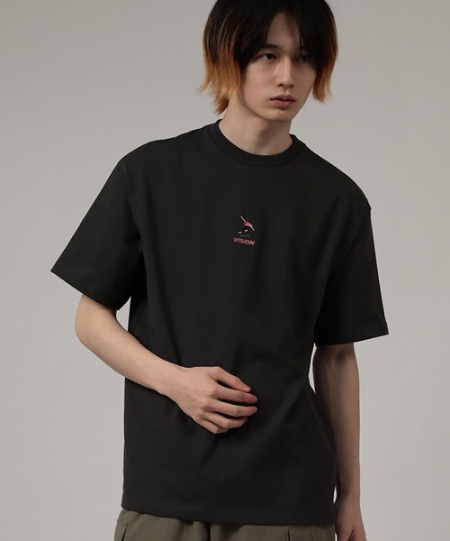 VISION STREET WEAR(ヴィジョンストリートウェア)の「【VISION STREET WEAR/ヴィジョンストリートウェア】レトロショップ&スケボーイラスト半袖BIGTシャツ(Tシャツ/カットソー・メンズ・チャコールグレー/パープル/オフホワイト/アイボリー/ブラック系その他/パープル系その他・M/L)」の15枚目の写真