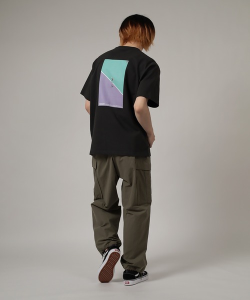 VISION STREET WEAR(ヴィジョンストリートウェア)の「【VISION STREET WEAR/ヴィジョンストリートウェア】レトロショップ&スケボーイラスト半袖BIGTシャツ(Tシャツ/カットソー・メンズ・チャコールグレー/パープル/オフホワイト/アイボリー/ブラック系その他/パープル系その他・M/L)」の17枚目の写真