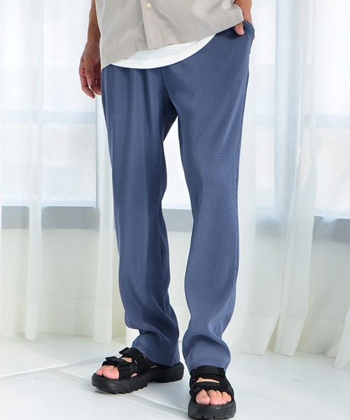 MinoriTY(マイノリティ)の「【MinoriTY】プリーツテーパードパンツ イージーパンツ テーパードパンツ メンズ 無地 秋服 夏服 スラックス ワイドパンツ チノパン(チノパンツ・メンズ・ブラック/アイボリー/ベージュ/ブルー/グレイッシュベージュ/グレー/ブラック系その他/ブルーグリーン・L/M/S)」の7枚目の写真