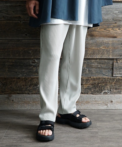 MinoriTY(マイノリティ)の「【MinoriTY】プリーツテーパードパンツ イージーパンツ テーパードパンツ メンズ 無地 秋服 夏服 スラックス ワイドパンツ チノパン(チノパンツ・メンズ・ブラック/アイボリー/ベージュ/ブルー/グレイッシュベージュ/グレー/ブラック系その他/ブルーグリーン・L/M/S)」の13枚目の写真