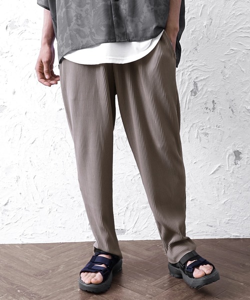 MinoriTY(マイノリティ)の「【MinoriTY】プリーツテーパードパンツ イージーパンツ テーパードパンツ メンズ 無地 秋服 夏服 スラックス ワイドパンツ チノパン(チノパンツ・メンズ・ブラック/アイボリー/ベージュ/ブルー/グレイッシュベージュ/グレー/ブラック系その他/ブルーグリーン・L/M/S)」の18枚目の写真