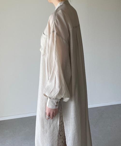 y/m by misato(イムバイミサト)の「シアーバンドカラーパイピングシャツワンピース(ワンピース・レディース・ベージュ/アイボリー・FREE)」の14枚目の写真