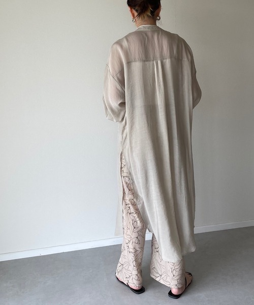 y/m by misato(イムバイミサト)の「シアーバンドカラーパイピングシャツワンピース(ワンピース・レディース・ベージュ/アイボリー・FREE)」の8枚目の写真