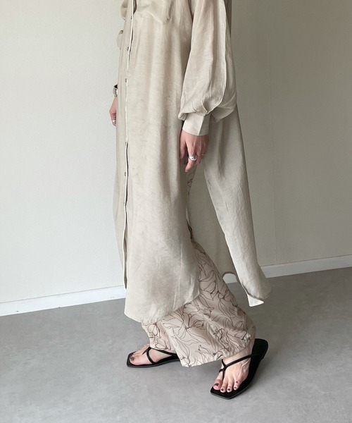 y/m by misato(イムバイミサト)の「シアーバンドカラーパイピングシャツワンピース(ワンピース・レディース・ベージュ/アイボリー・FREE)」の5枚目の写真