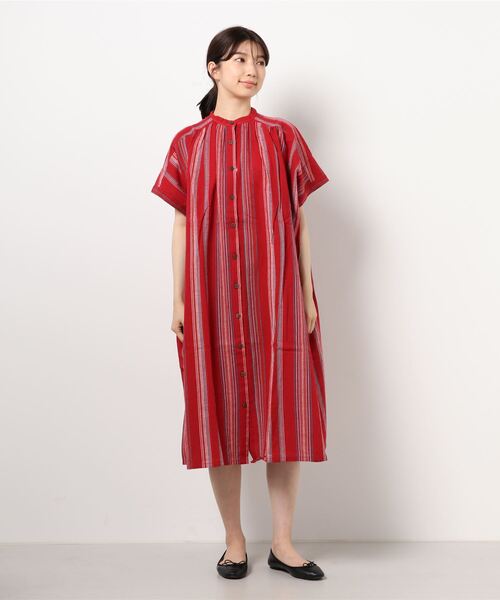 チャイハネ（チャイハネ）の「【チャイハネ】南インドの織り布 マルチストライプバンドカラーシャツワンピース（シャツワンピース・レディース・ベージュ/レッド/ターコイズブルー・FREE）」の4枚目の写真