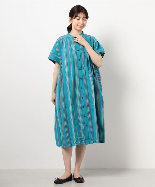 チャイハネ（チャイハネ）の「【チャイハネ】南インドの織り布 マルチストライプバンドカラーシャツワンピース（シャツワンピース・レディース・ベージュ/レッド/ターコイズブルー・FREE）」の22枚目の写真