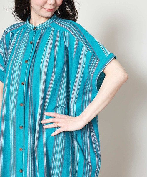 チャイハネ（チャイハネ）の「【チャイハネ】南インドの織り布 マルチストライプバンドカラーシャツワンピース（シャツワンピース・レディース・ベージュ/レッド/ターコイズブルー・FREE）」の20枚目の写真