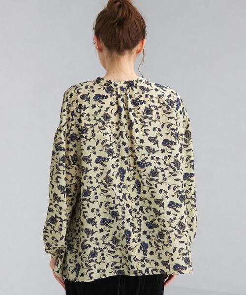 green label relaxing（グリーンレーベルリラクシング）の「ヴィンテージ フラワー プリント ブラウス（シャツ/ブラウス・レディース・ネイビー/オフホワイト・FREE）」の5枚目の写真