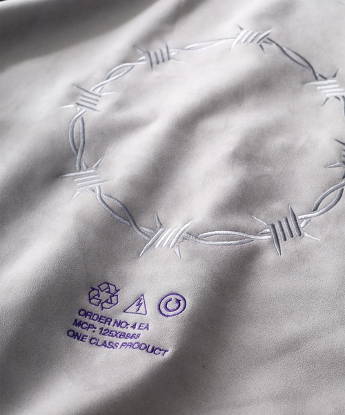 SHAREEF(シャリーフ)の「"BARBED WIRE" MICRO SUEDE SWEAT(スウェット・メンズ・ブラック/グレー・3/2/1)」の8枚目の写真