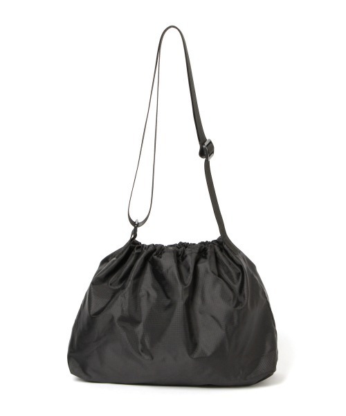 LOWRYS FARM（ローリーズファーム）の「シャカシャカショルダーバッグ　957214（ショルダーバッグ・レディース・ブラック/ベージュ/グリーン・FREE）」の8枚目の写真