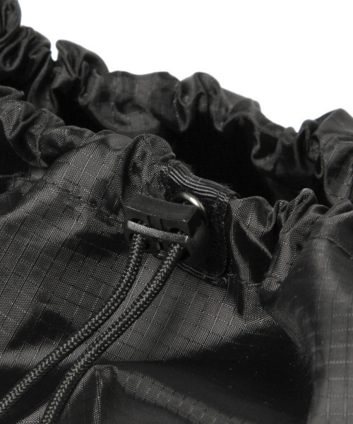 LOWRYS FARM（ローリーズファーム）の「シャカシャカショルダーバッグ　957214（ショルダーバッグ・レディース・ブラック/ベージュ/グリーン・FREE）」の5枚目の写真