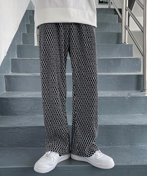 MGV(エムジーヴィー)の「ジオメプリーツイージーパンツ(その他パンツ・メンズ・ホワイト/ブラック/イエロー・MEDIUM/LARGE/X-LARGE)」の5枚目の写真