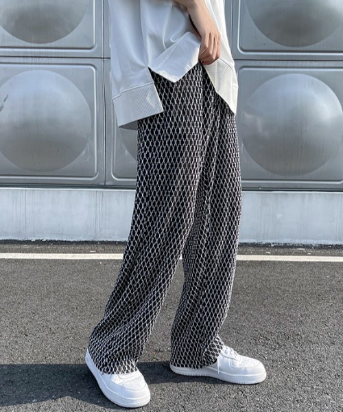 MGV(エムジーヴィー)の「ジオメプリーツイージーパンツ(その他パンツ・メンズ・ホワイト/ブラック/イエロー・MEDIUM/LARGE/X-LARGE)」の10枚目の写真