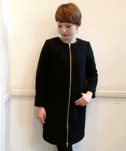 LOUNGEDRESS（ラウンジドレス）の「ノーカラーコート（その他アウター・レディース・ロイヤルブルー/ブラック・ﾌﾘ-）」の2枚目の写真