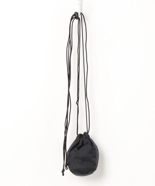 WILD THINGS(ワイルドシングス)の「【WILD THINGS】SHOULDER DRAWSTRING PURSE(ショルダーバッグ・レディース・ブラック/グレー/イエロー/ピンク/ブルー・FREE)」の15枚目の写真