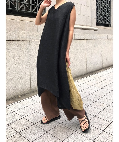ulu(ウル)の「original Aline linen dress(ワンピース・レディース・ホワイト/ブラック・FREE)」の6枚目の写真