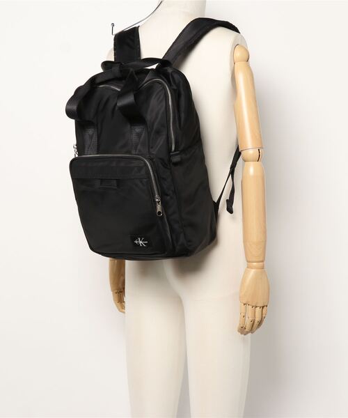 Calvin Klein Jeans(カルヴァンクラインジーンズ)の「CK トップハンドル バックパック(バックパック/リュック・メンズ・ブラック・F)」の2枚目の写真