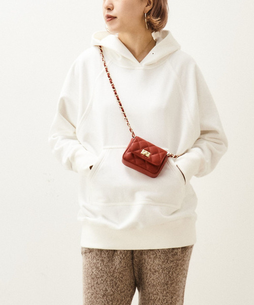 Liesse（リエス）の「【AULENTTI/オウレンティ】ミニチェーンバッグ（ショルダーバッグ・レディース・レッド/ブラック/ベージュ/グリーン・FREE）」の7枚目の写真