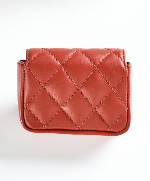 Liesse（リエス）の「【AULENTTI/オウレンティ】ミニチェーンバッグ（ショルダーバッグ・レディース・レッド/ブラック/ベージュ/グリーン・FREE）」の6枚目の写真