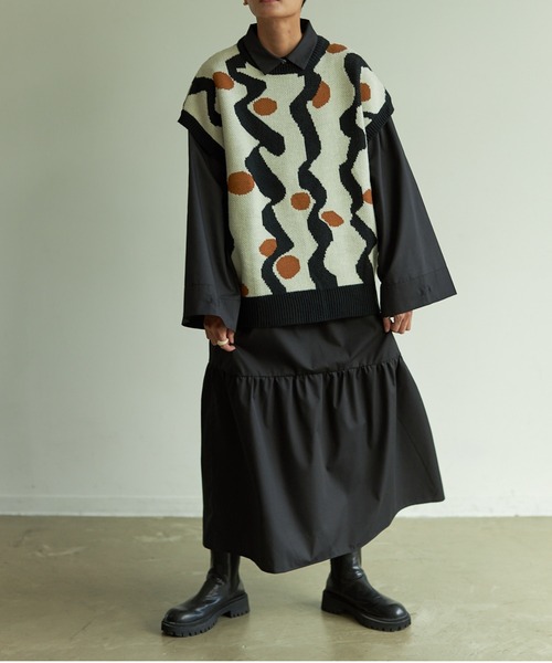 VACANCY（ヴァカンシー）の「ティアードシャツワンピース（ワンピース・レディース・ブラック/オレンジ・FREE）」の19枚目の写真