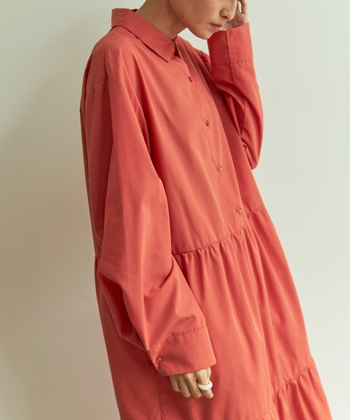 VACANCY（ヴァカンシー）の「ティアードシャツワンピース（ワンピース・レディース・ブラック/オレンジ・FREE）」の4枚目の写真