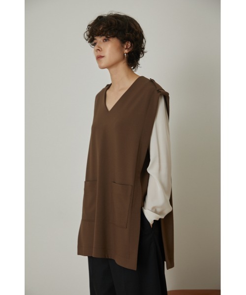 RIM.ARK（リムアーク）の「Epaulette cape（ベスト）」 - WEAR