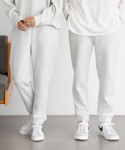 FEELING MADE（フィーリングメイド）の「FEELING MADE ソフトエアースウェット ジョガーパンツ <UNISEX>（その他パンツ・レディース・ライラック/ブラック/ライトグレー・S/M/L）」の2枚目の写真
