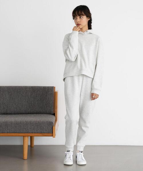 FEELING MADE（フィーリングメイド）の「FEELING MADE ソフトエアースウェット ジョガーパンツ <UNISEX>（その他パンツ・レディース・ライラック/ブラック/ライトグレー・S/M/L）」の7枚目の写真