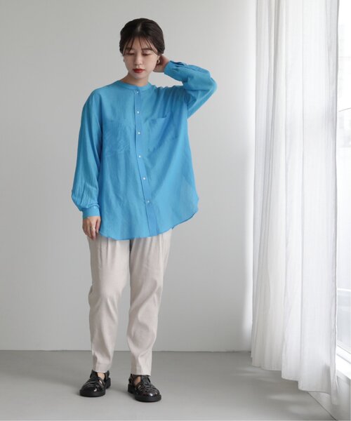 MJUKA.（ミューカ）の「AZUMADAKI DYEING BANDCOLLAR SHIRT（シャツ/ブラウス・レディース・ネイビー/オフホワイト/グリーン/ターコイズブルー・FREE）」の6枚目の写真