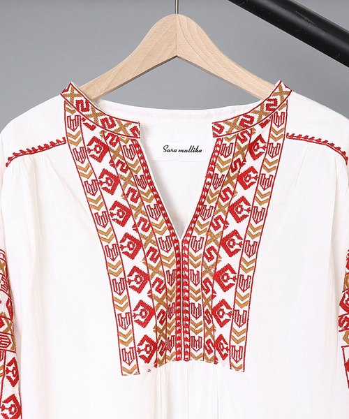 sara mallika（サラ マリカ）の「【 sara mallika / サラマリカ 】 COTTON KIKA LINE EMB TOP / コットンエンブロイダリーブラウス（シャツ/ブラウス・レディース・ホワイト/ブラック・FREE）」の5枚目の写真