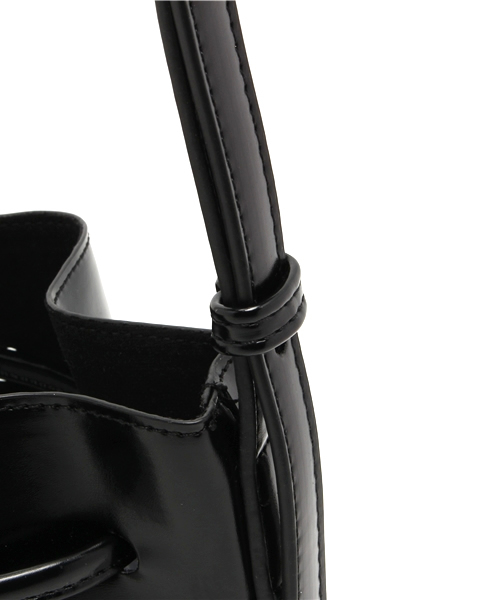 OUTLET（アウトレット）の「【mystic】巾着ショルダーBAG（ショルダーバッグ・レディース・ブラック/オフホワイト・FREE）」の6枚目の写真