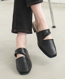 AmiAmi | スクエアトゥカットアウトミュール(サンダル)