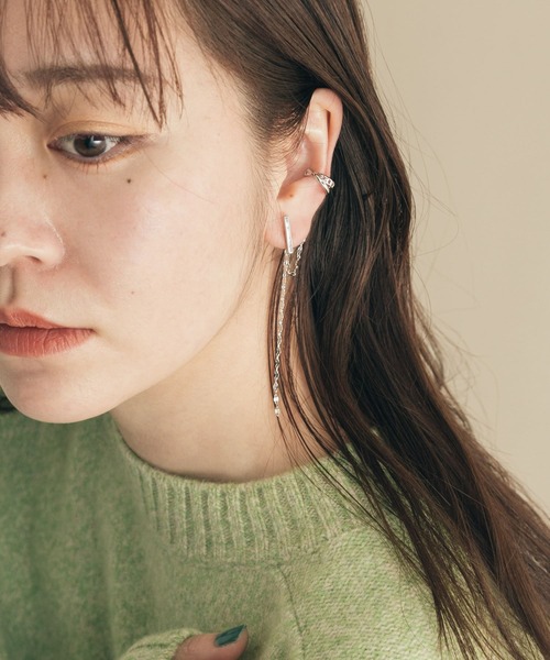 SMELLY(スメリー)の「メタルバーチェーンイヤカフピアス(ピアス(両耳用)・レディース・シルバー・-)」の6枚目の写真