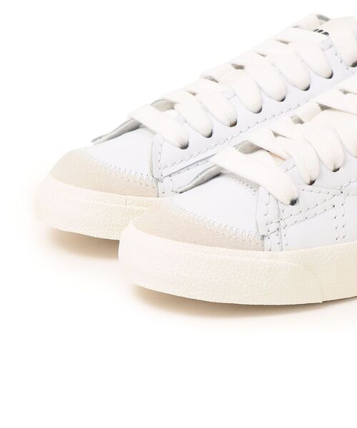 NIKE（ナイキ）の「NIKE:BLAZER LOW77 JUMBO（スニーカー・レディース・ブラック/ベージュ・50/40/35/45/30）」の4枚目の写真