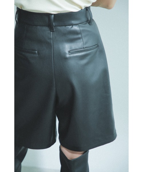 ROSE BUD（ローズバッド）の「合皮ショーパン（その他パンツ・レディース・ブラック/ベージュ・MEDIUM/SMALL）」の13枚目の写真