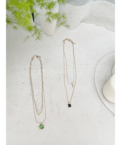 MERCURYDUO（マーキュリーデュオ）の「【MERCURYDUO×新希咲乃】3WAYチェーンネックレス（ネックレス・レディース・パープル/グリーン・FREE）」の4枚目の写真